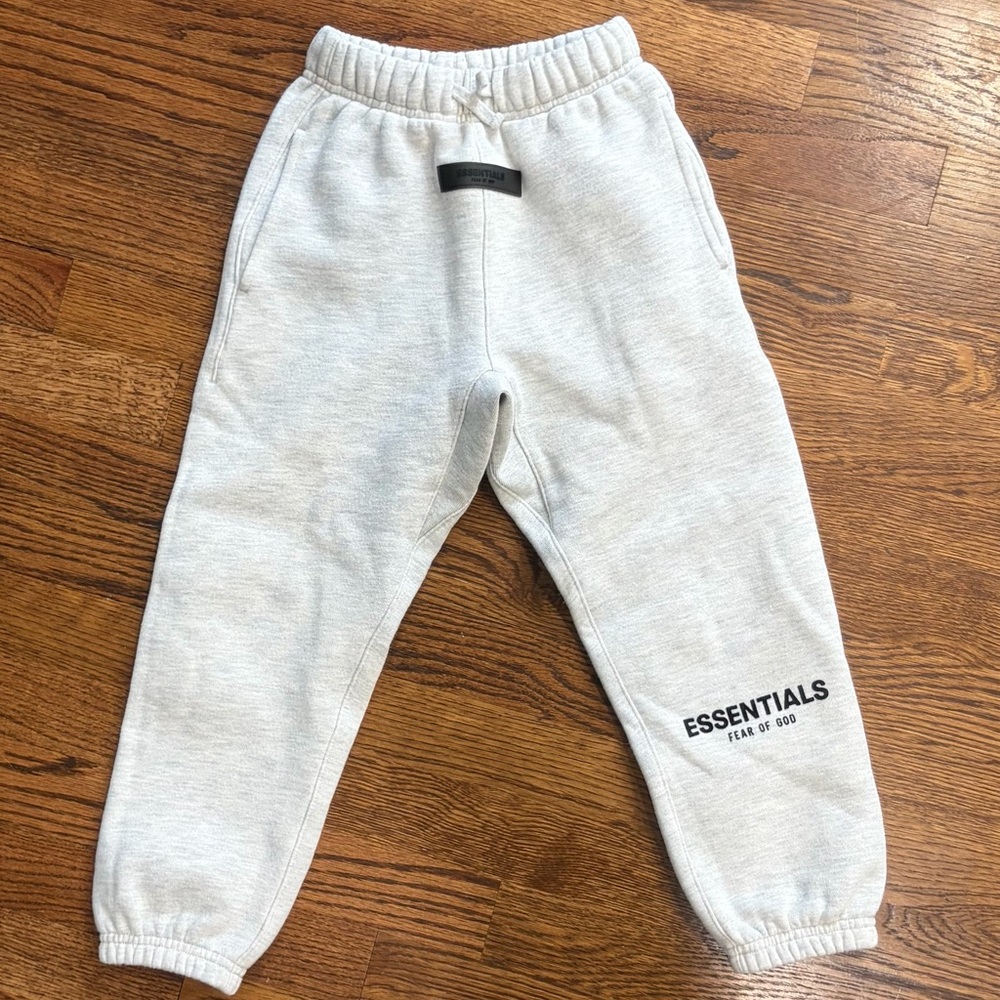 Fear of God Essentials Kids Light Gray Joggers, size 6/7